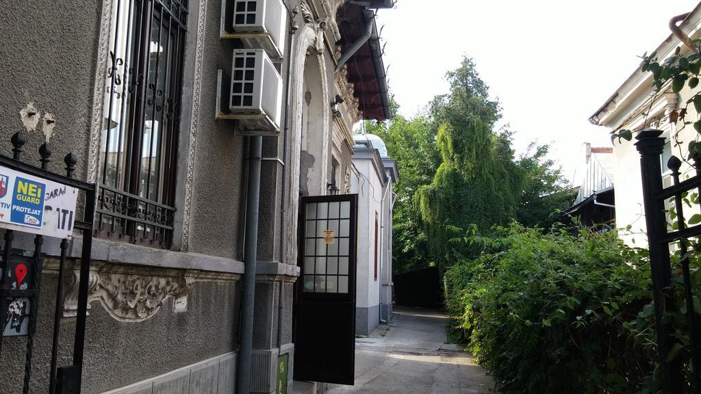 Friends Hostel Bucharest Exterior photo