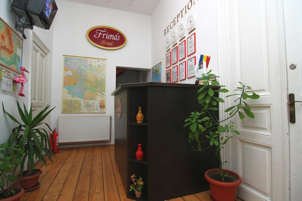 Friends Hostel Bucharest Exterior photo
